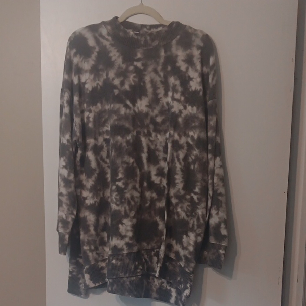 New Directions Gray Knit Top